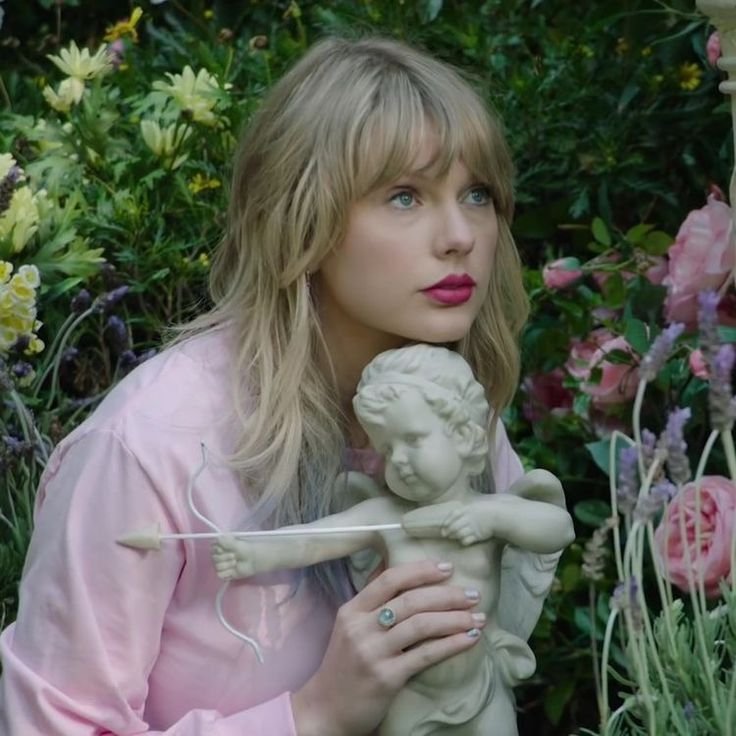 Taylor Swift PFP Cute