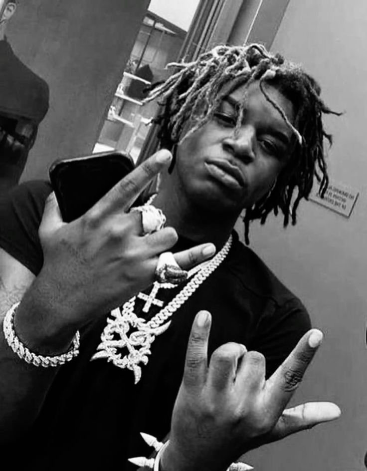 Ken carson pfp black and white