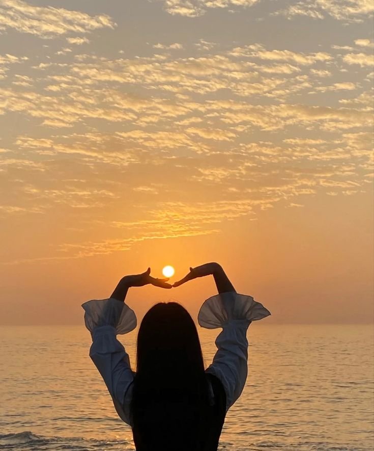 Aesthetic Summer PFP Ideas