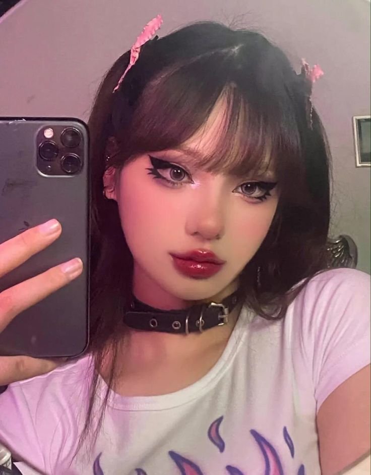 Egirl Selfie PFP