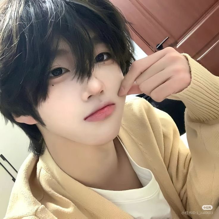 Femboy PFP Real Life
